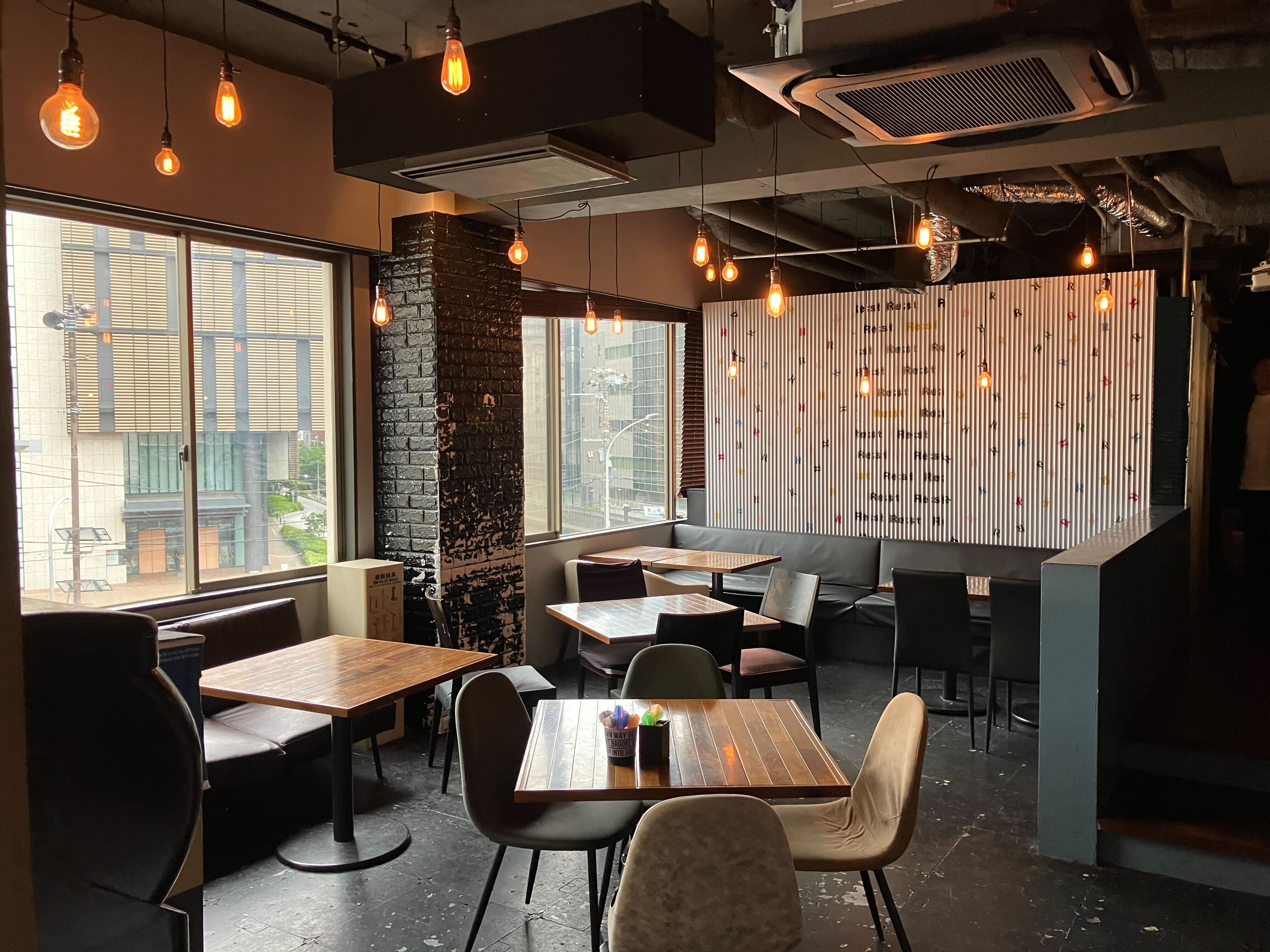 横浜駅徒歩8分　横浜駅東口から徒歩8分のダイニングバー居抜き店舗！